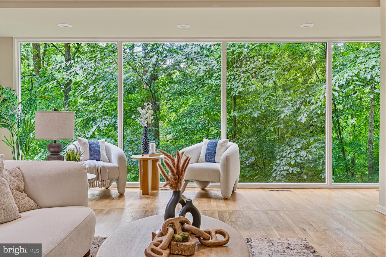 FOREST HILLS - Residential