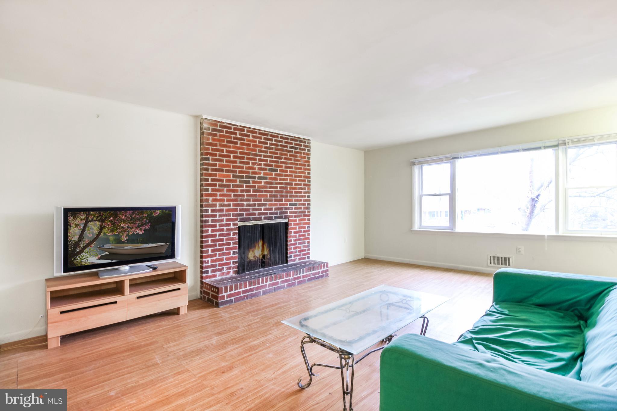 COLLEGE PARK WOODS - Residential