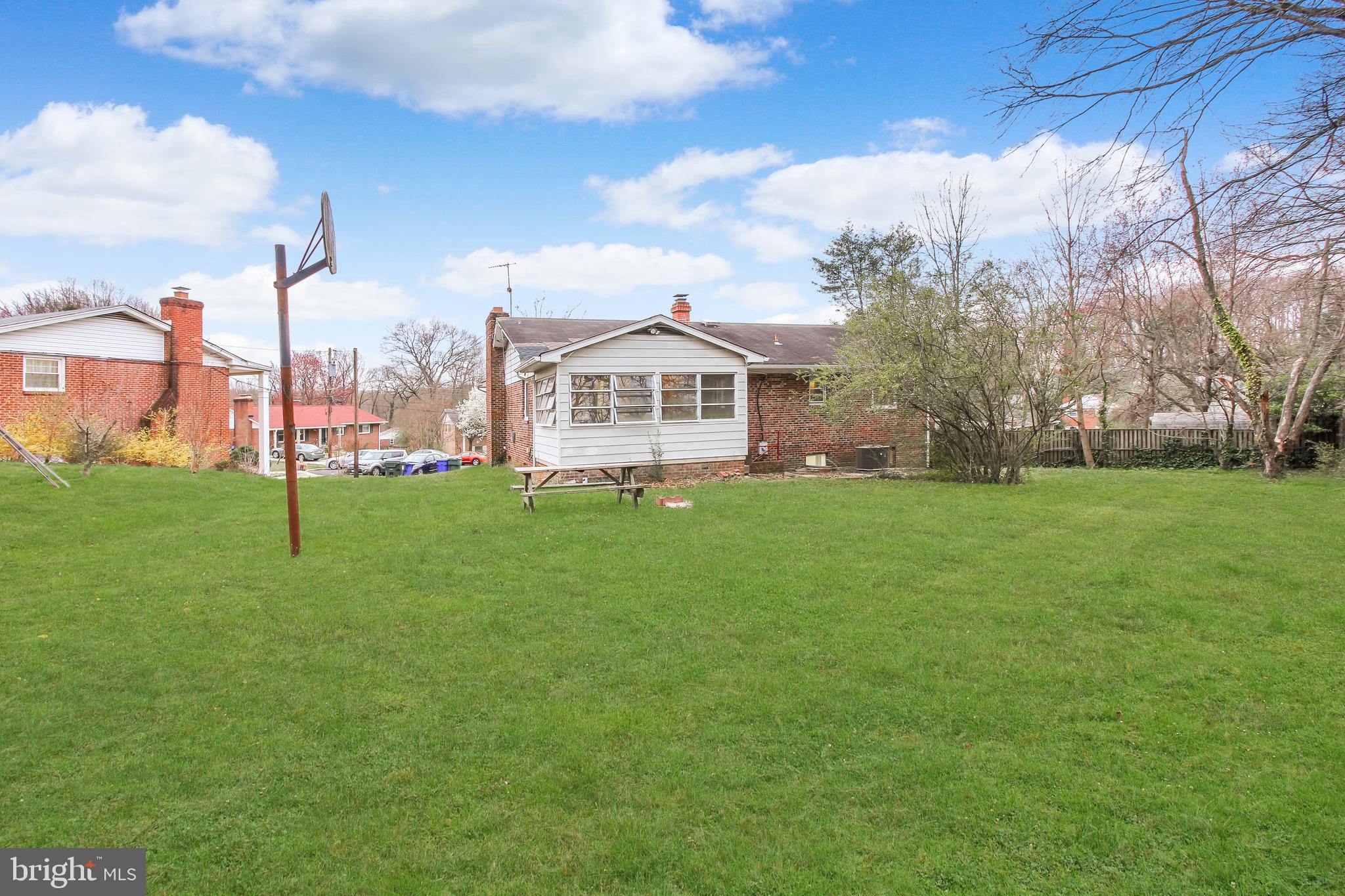 COLLEGE PARK WOODS - Residential