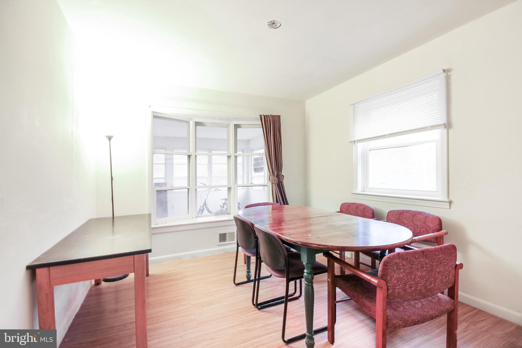 COLLEGE PARK WOODS - Residential