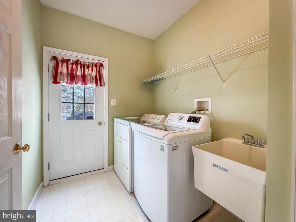 BRIDLE ESTATES - Residential