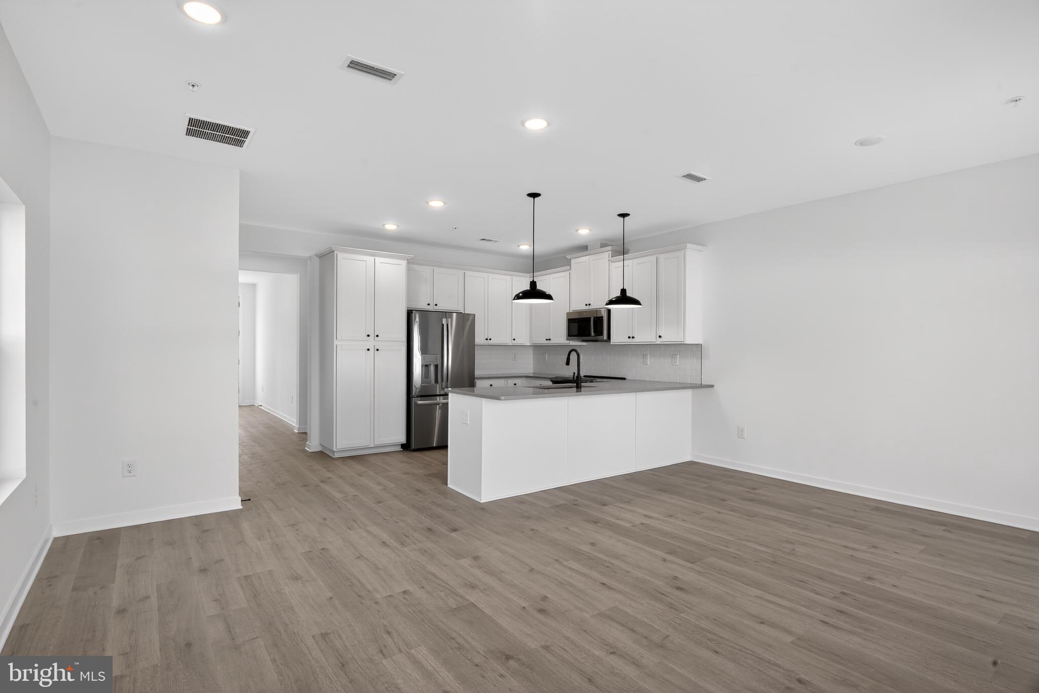 NORTH POINTE COMMONS - Residential