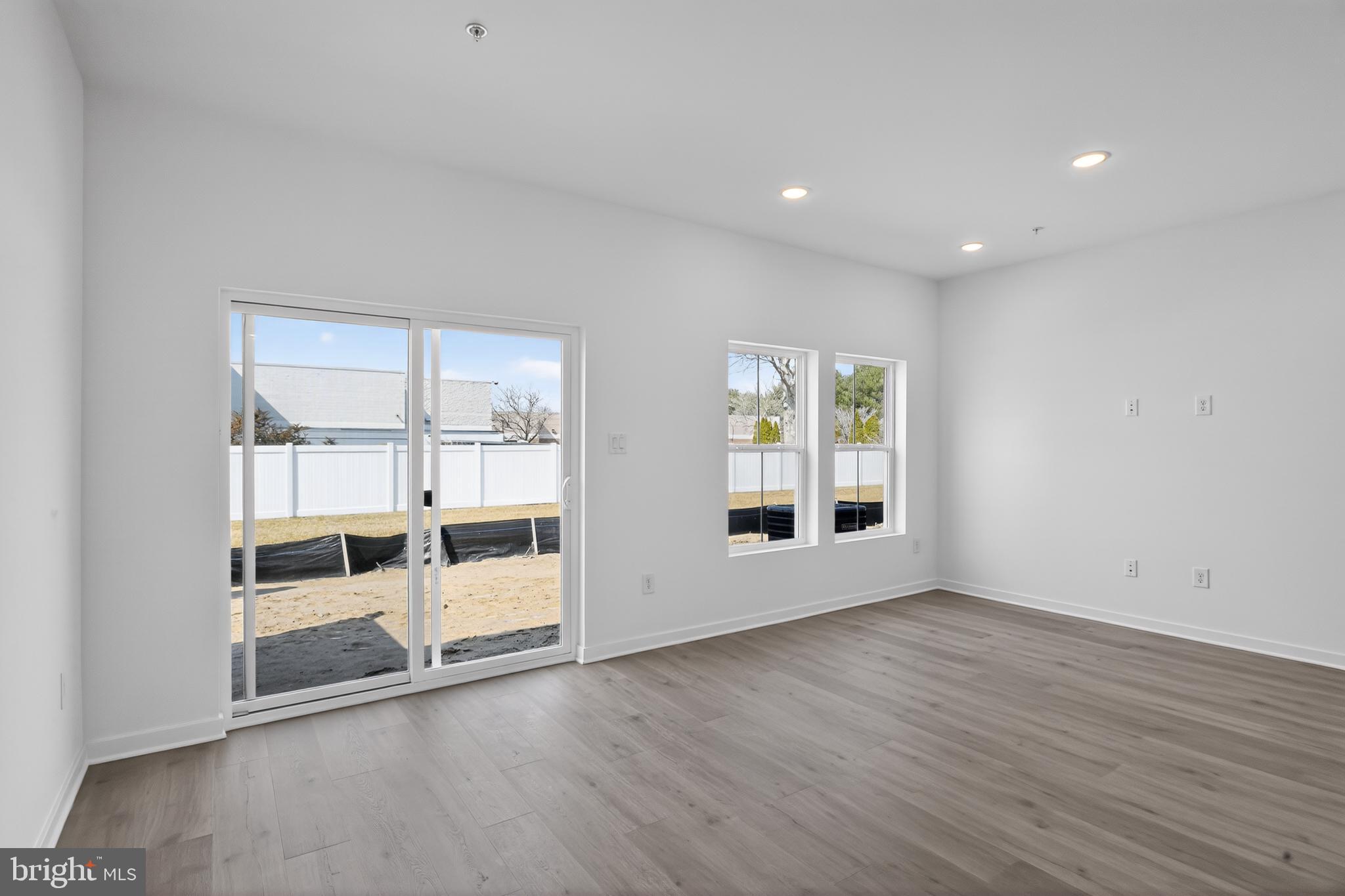 NORTH POINTE COMMONS - Residential