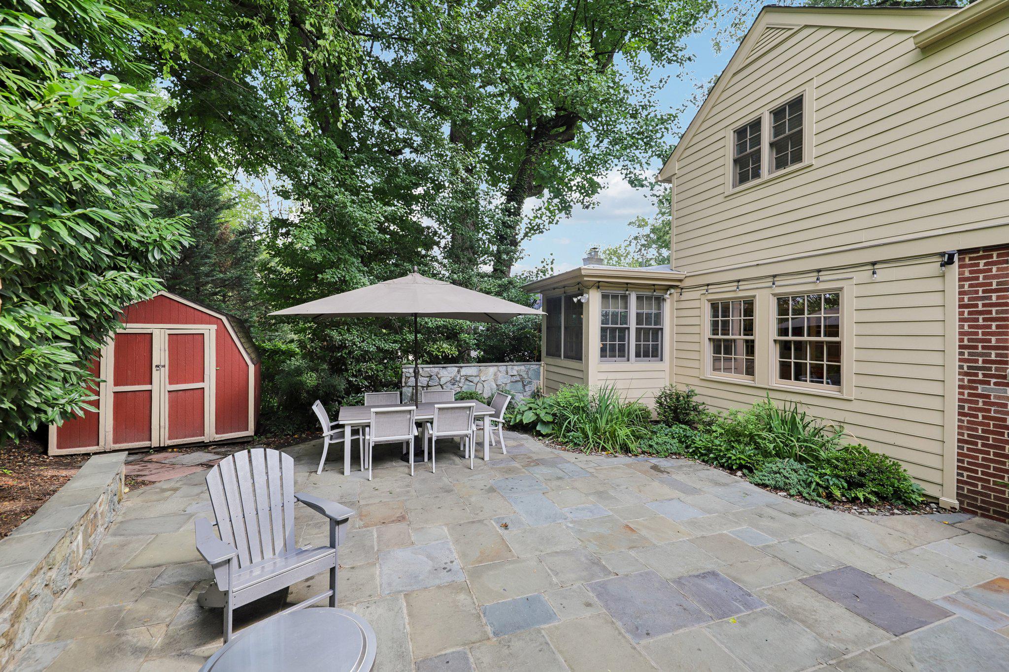 WOODACRES - Residential