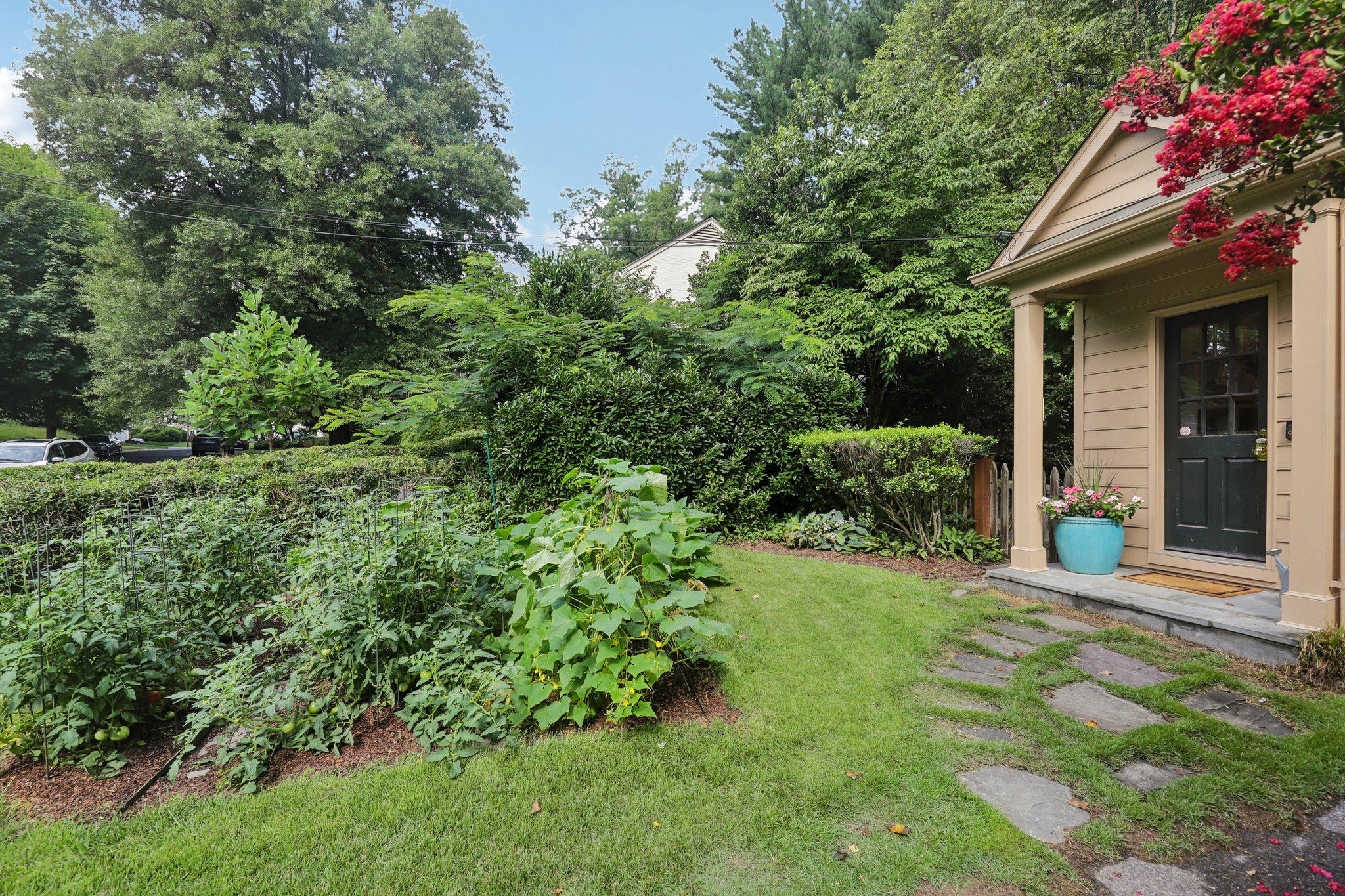 WOODACRES - Residential