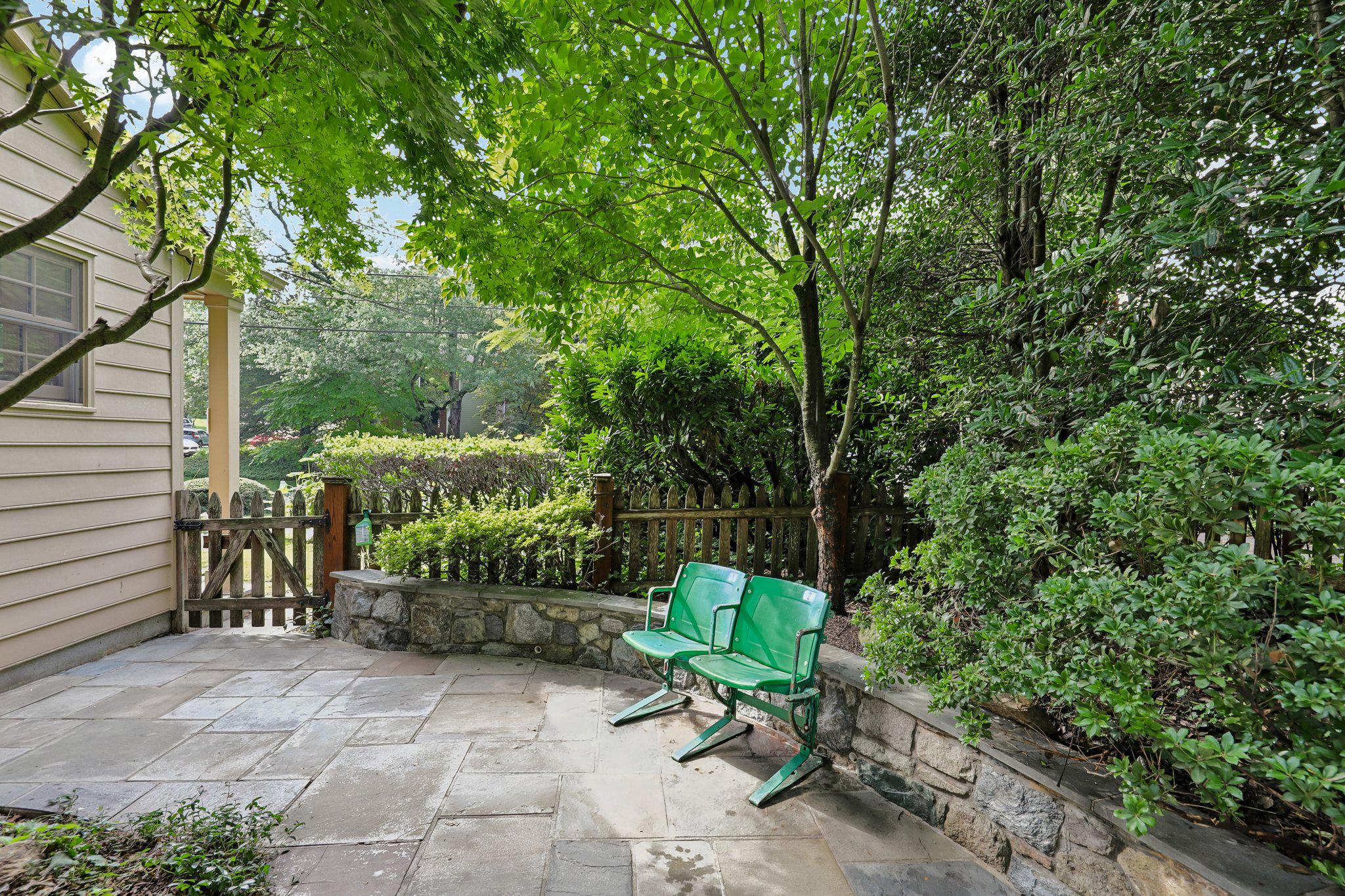 WOODACRES - Residential