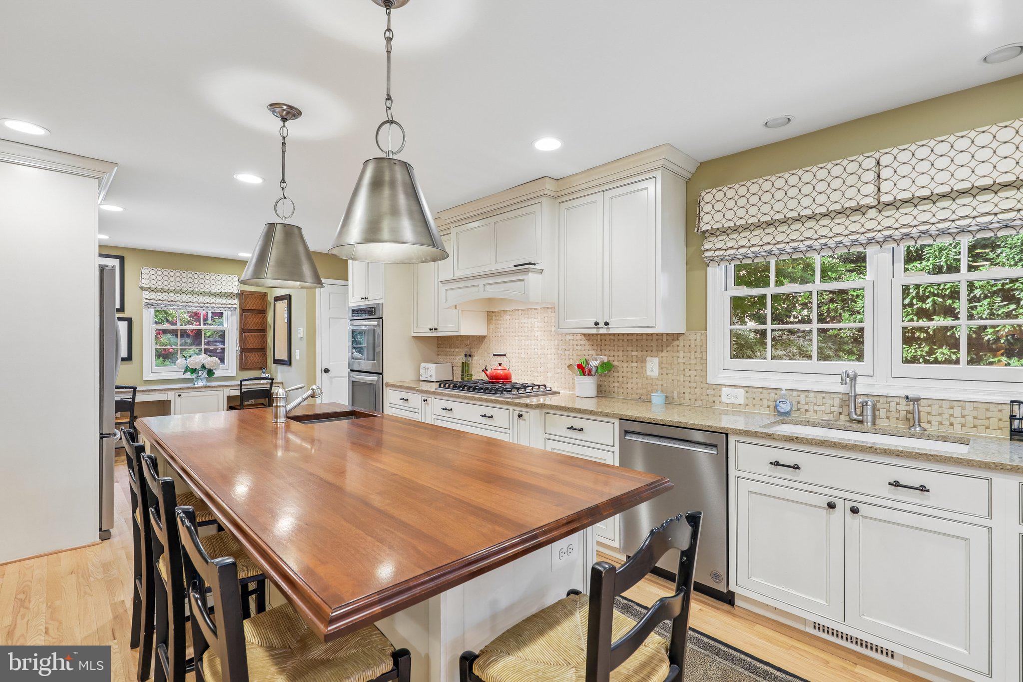 WOODACRES - Residential