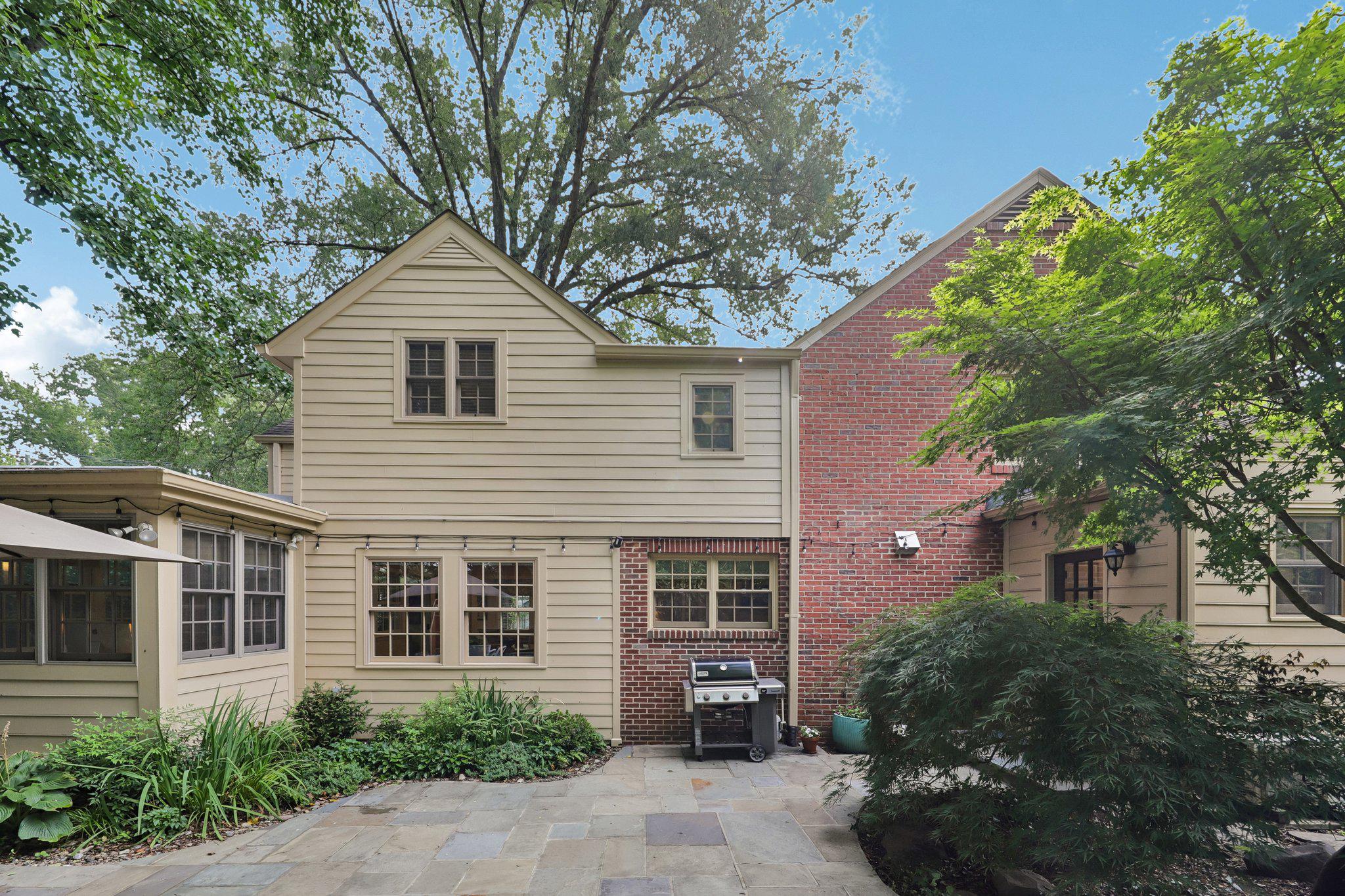 WOODACRES - Residential