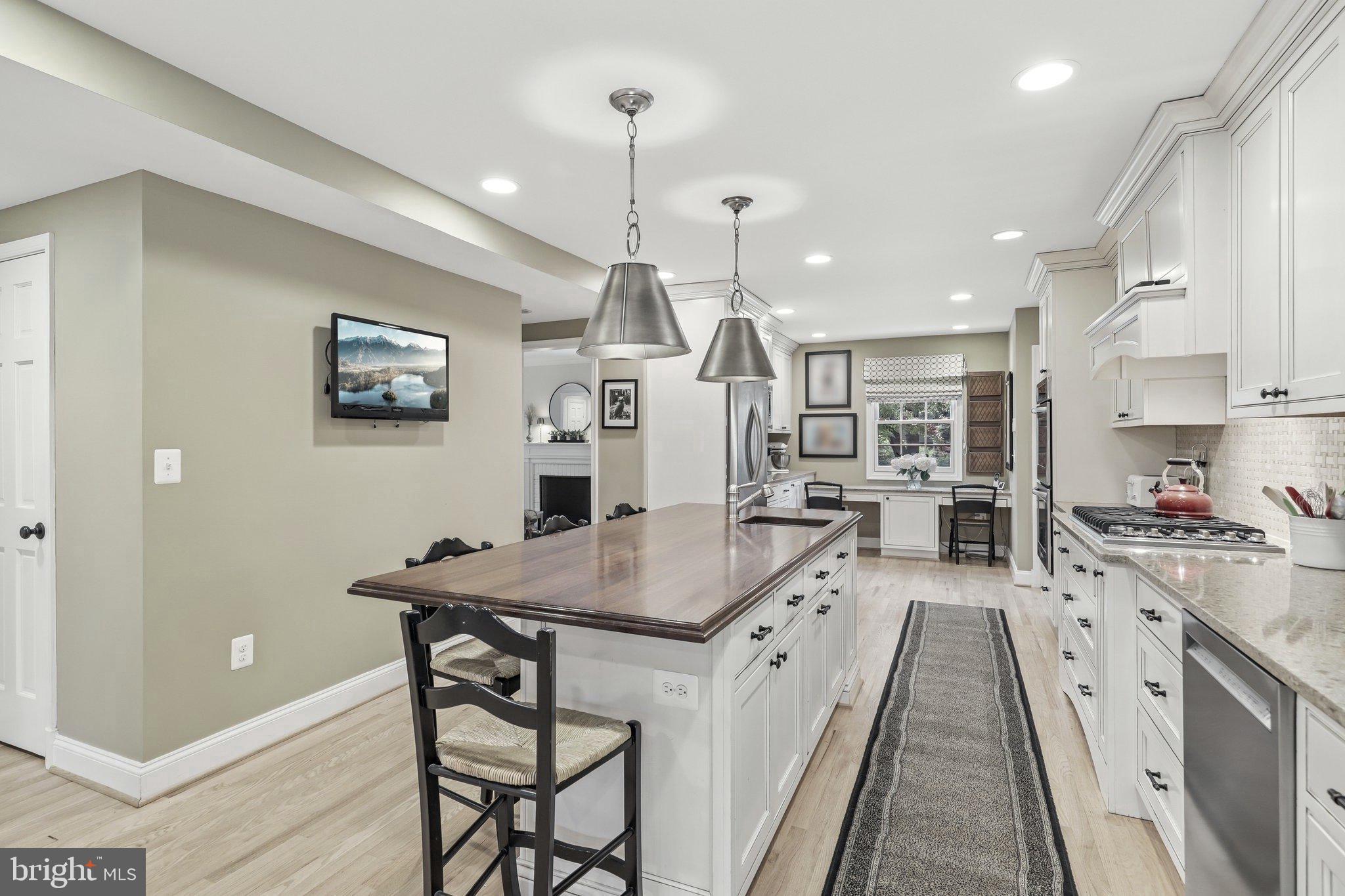 WOODACRES - Residential