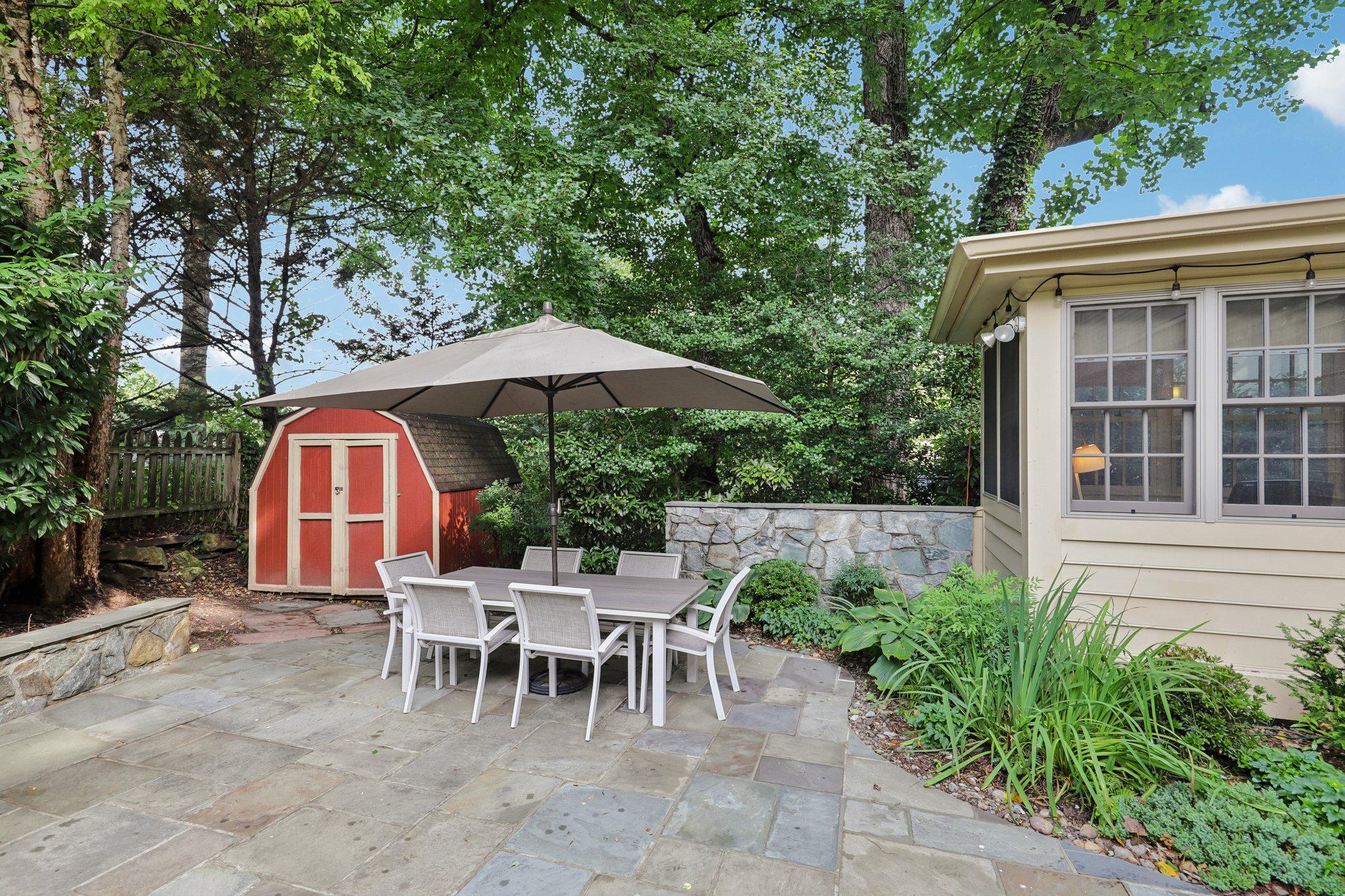 WOODACRES - Residential