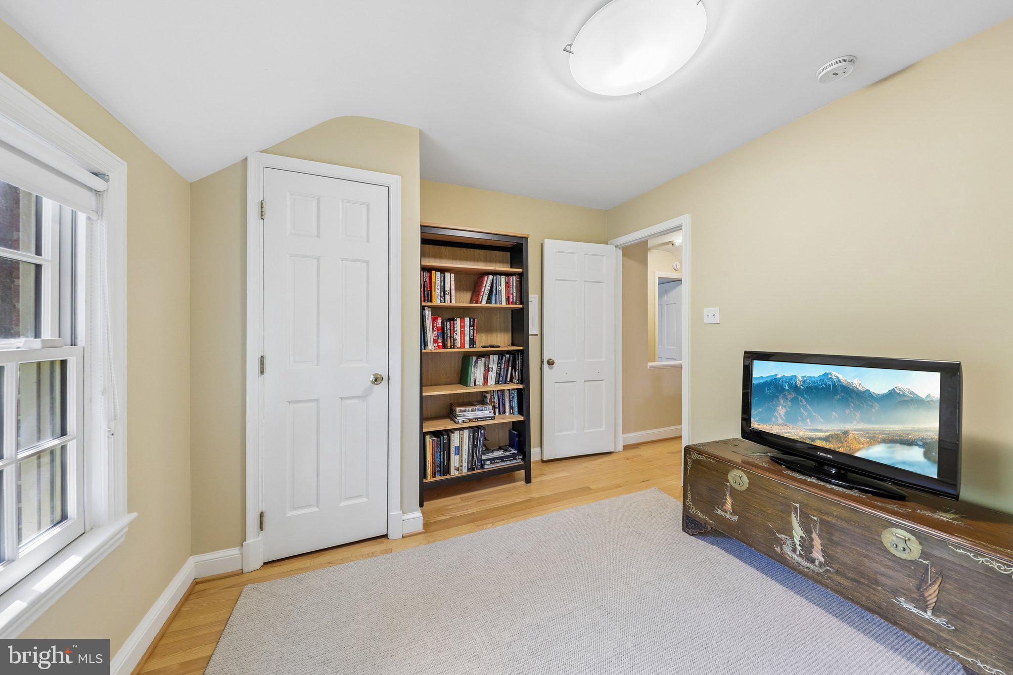 WOODACRES - Residential