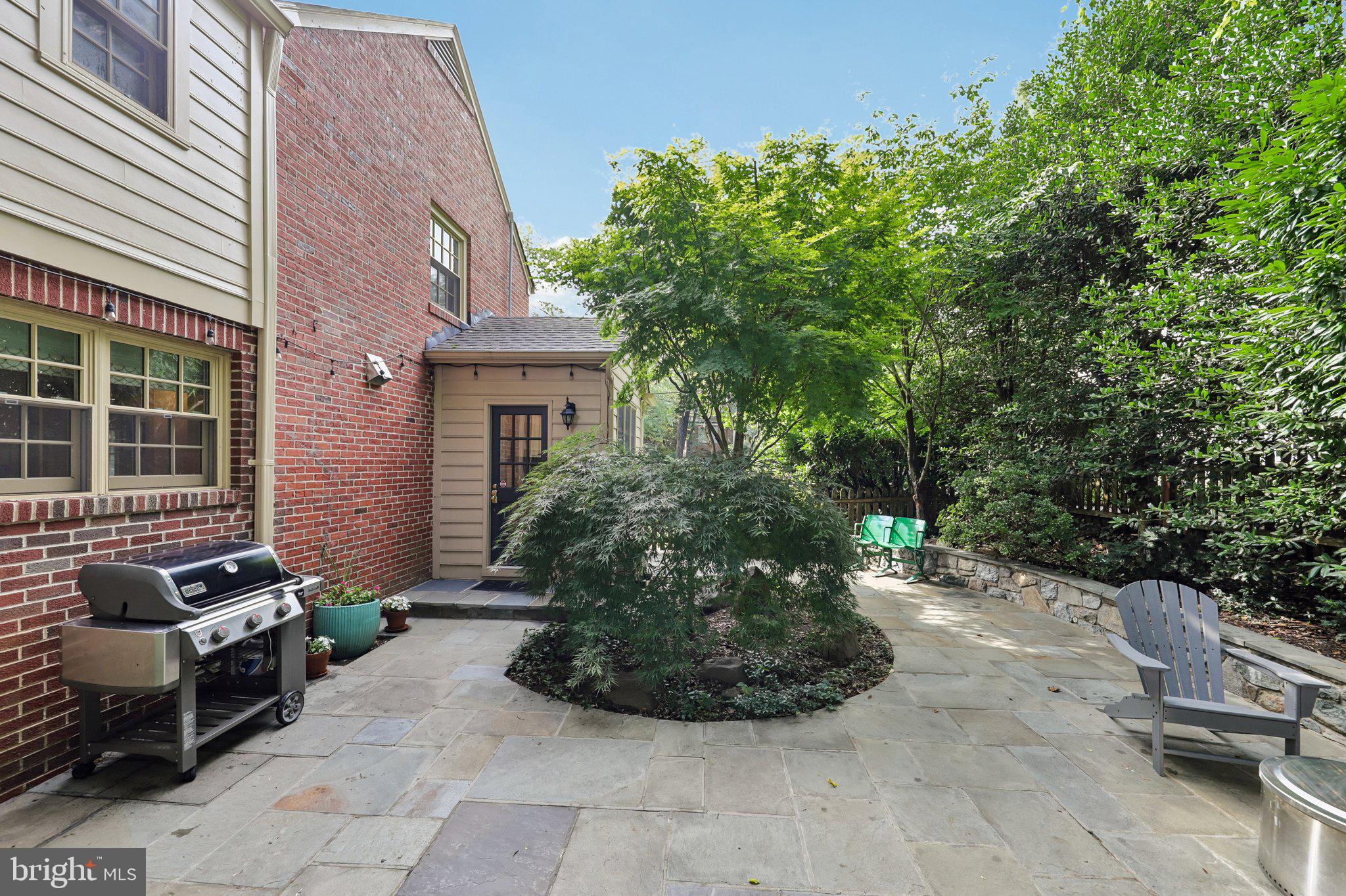 WOODACRES - Residential