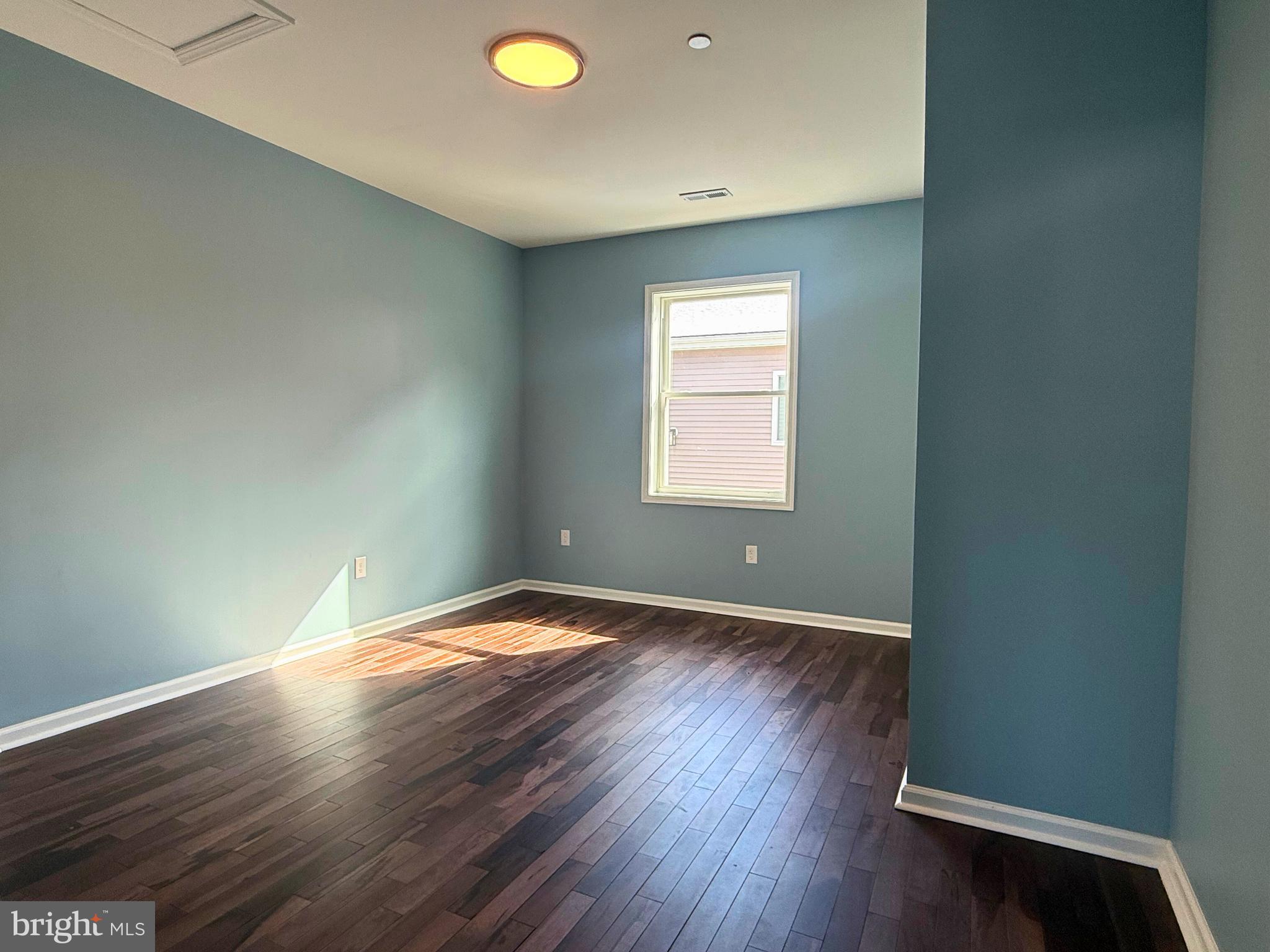 CROSBY WOODS - Residential