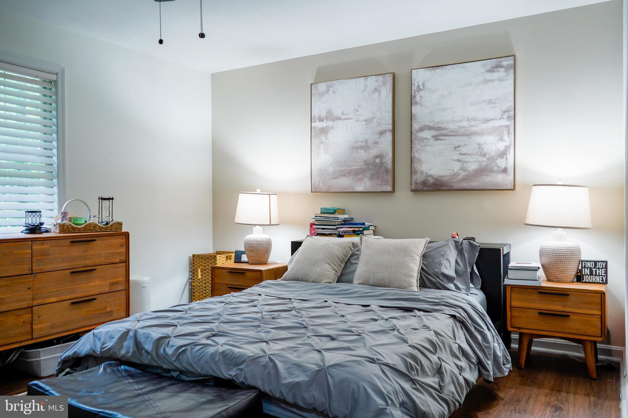 POPLAR WOODS - Residential