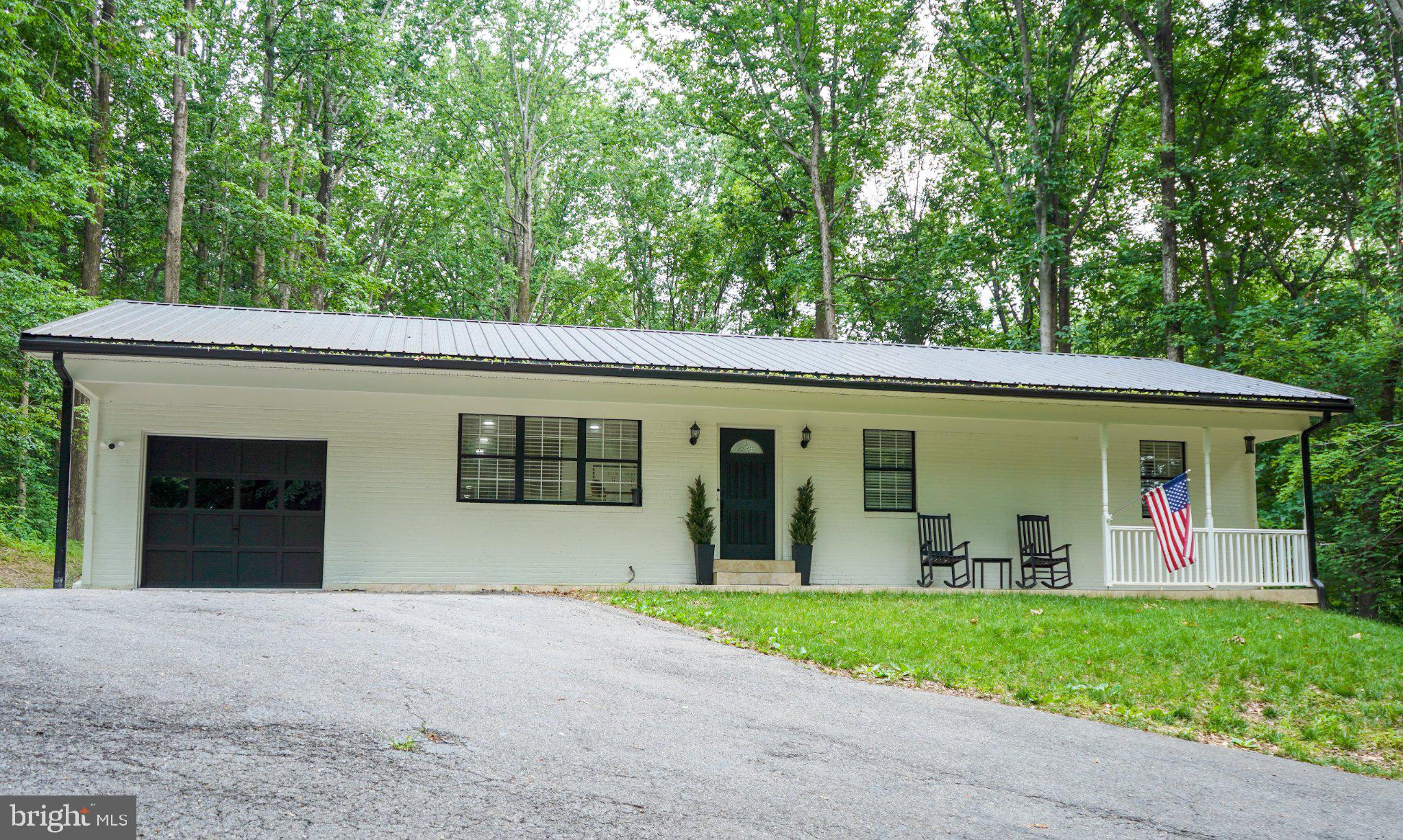 POPLAR WOODS - Residential