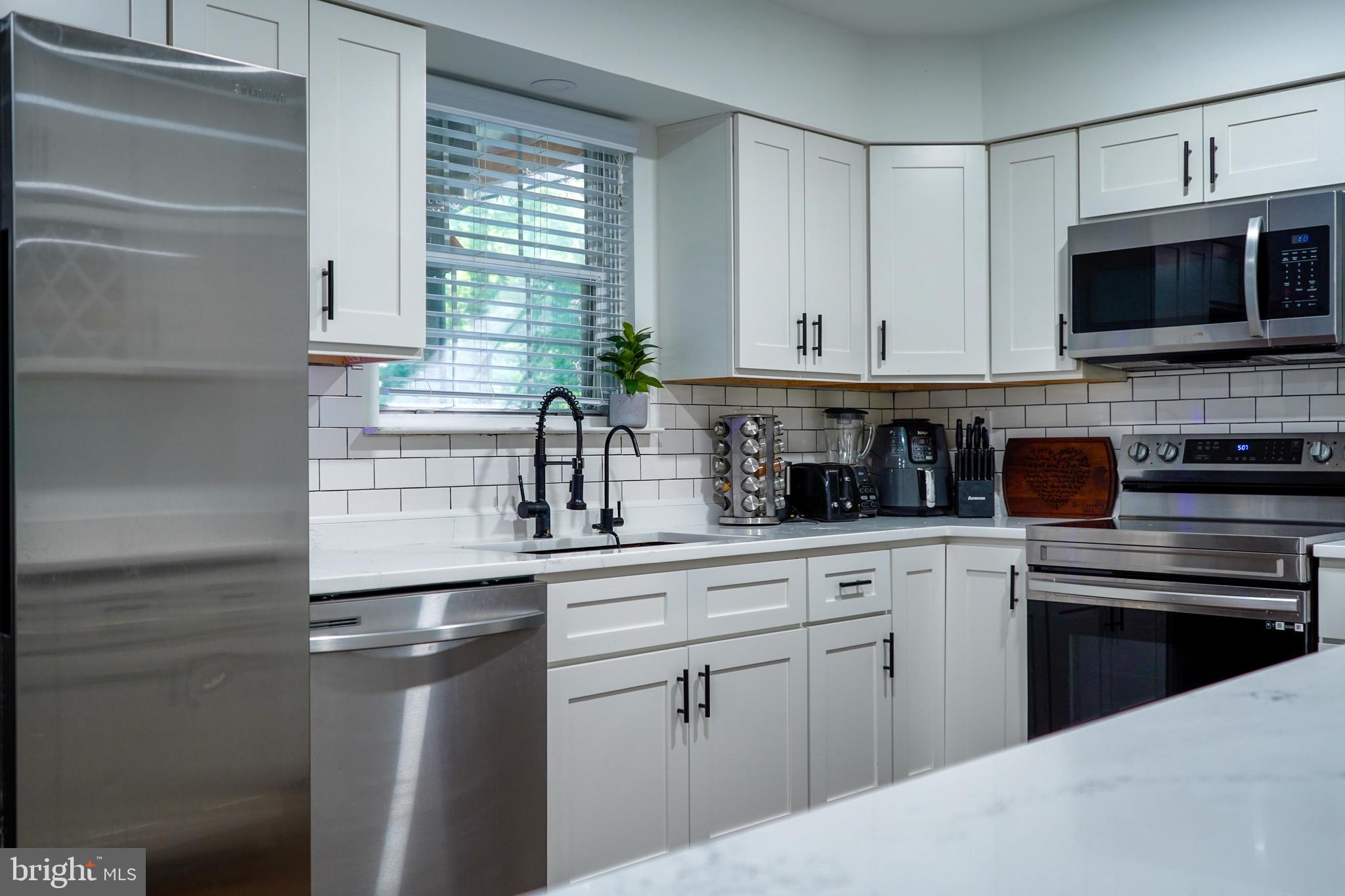 POPLAR WOODS - Residential