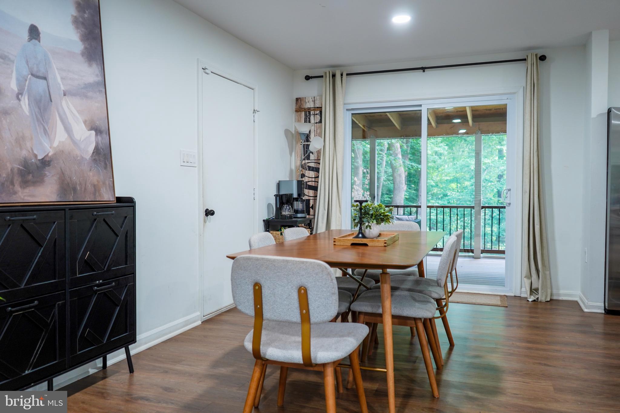 POPLAR WOODS - Residential