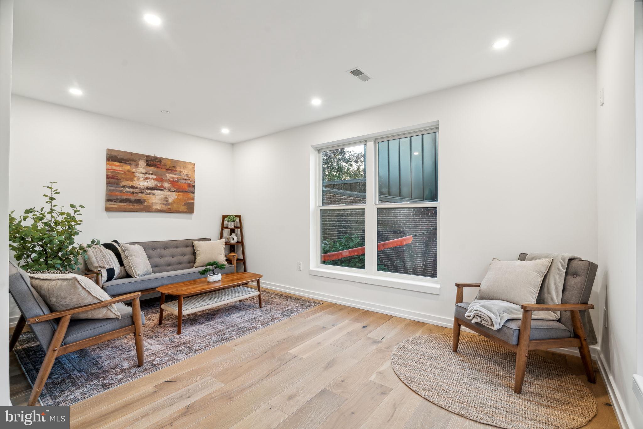 SPRING GARDEN - Residential