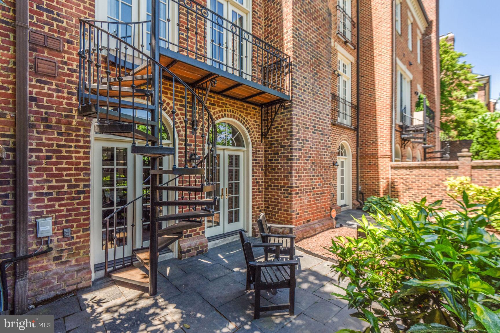 MERRYHILL - Residential
