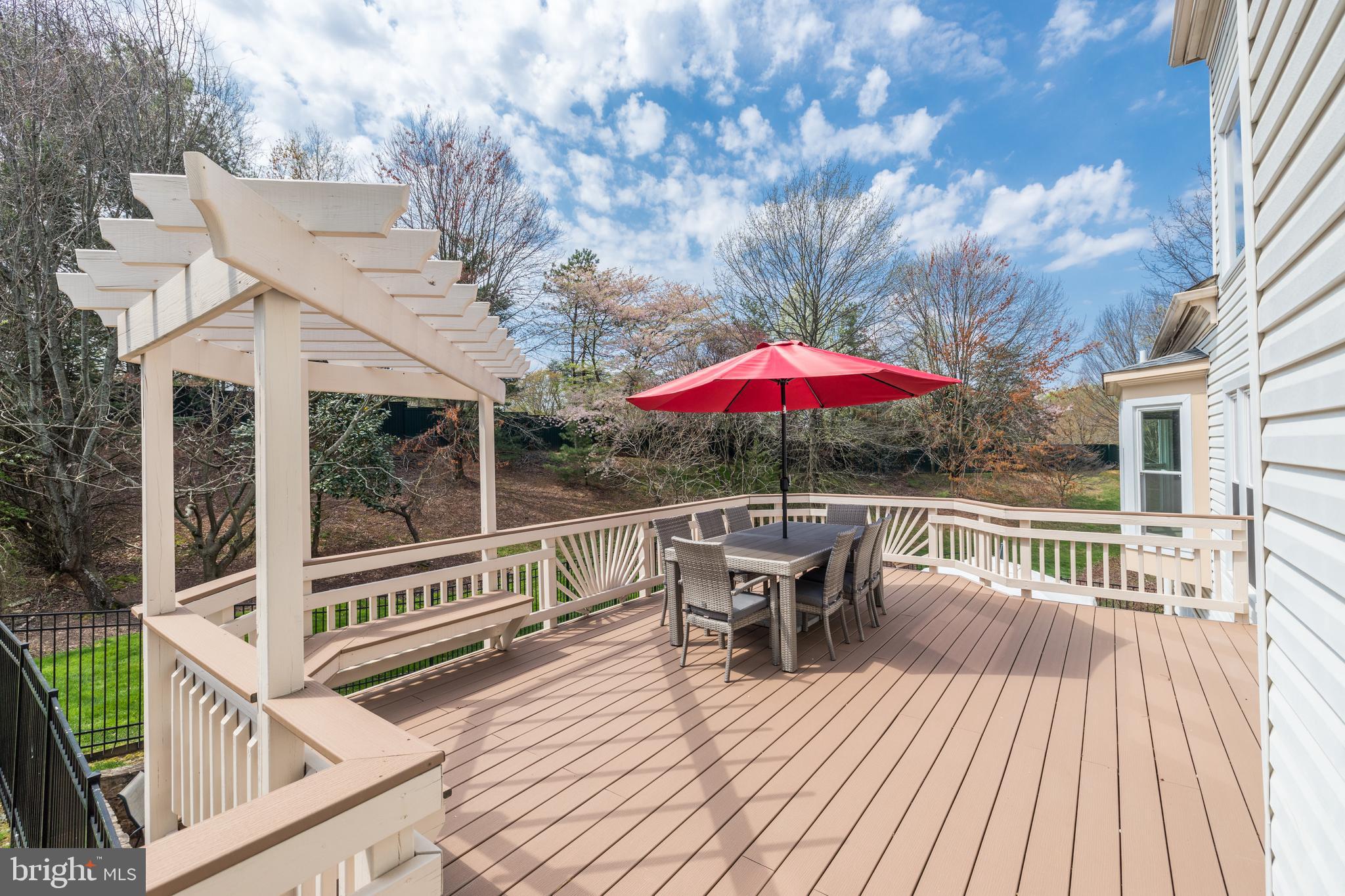 MCLEAN HUNDRED - Residential