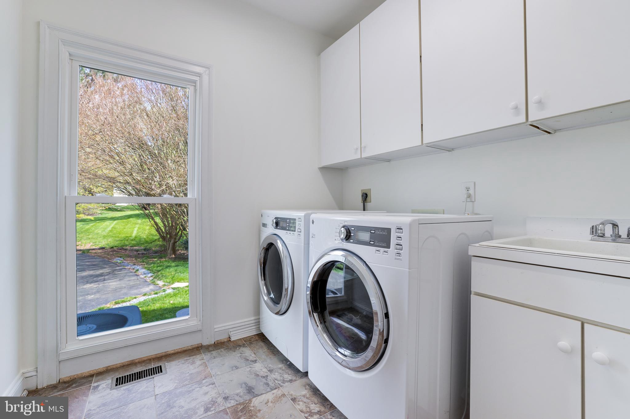 MCLEAN HUNDRED - Residential