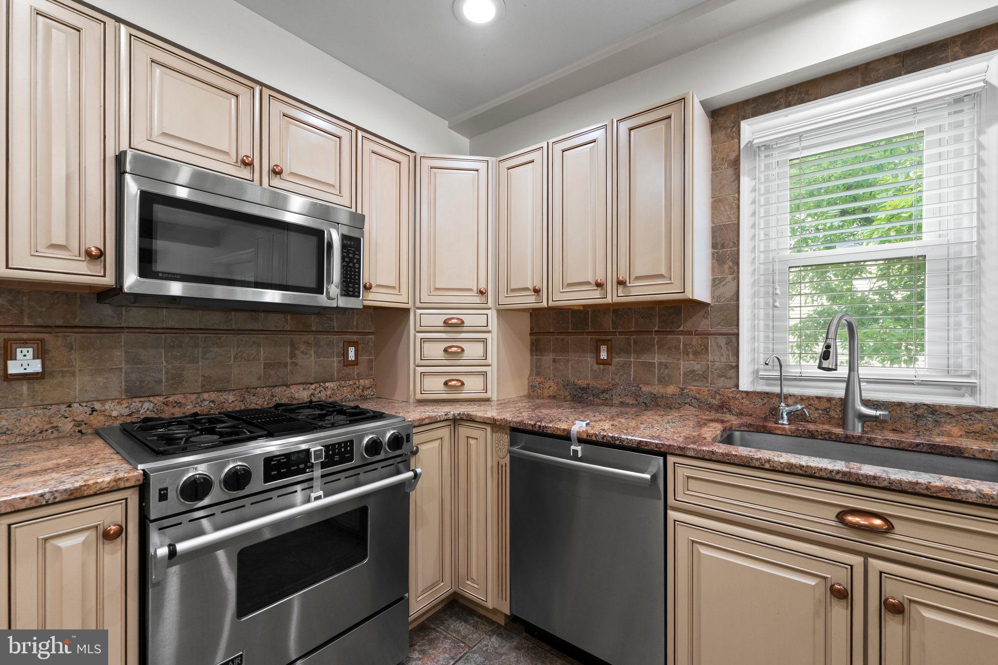 CROWN POINTE - Residential