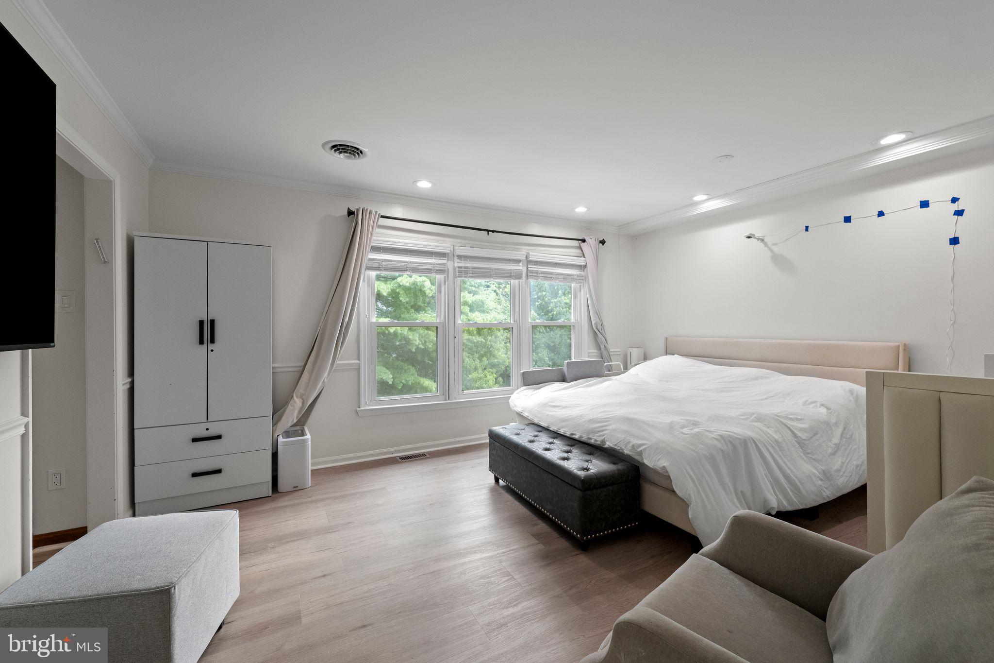 CROWN POINTE - Residential