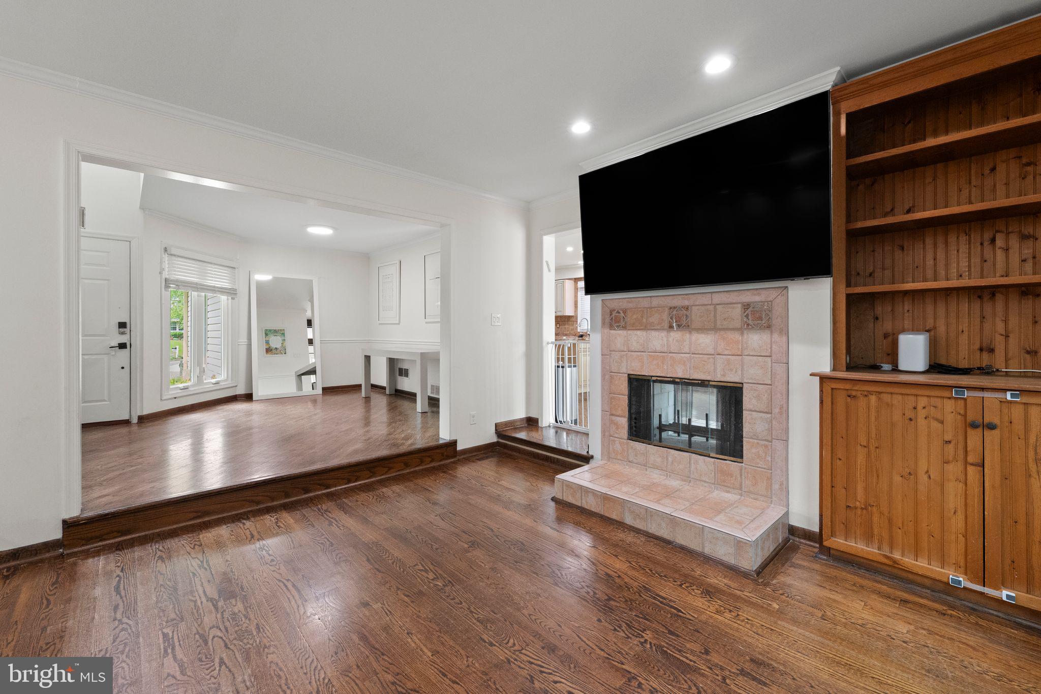 CROWN POINTE - Residential
