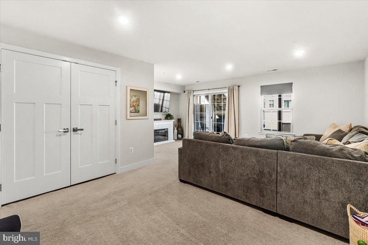 LAKE LINGANORE EAGLEHEAD - Residential Lease