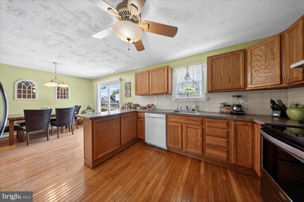 BREEZEWOOD - Residential