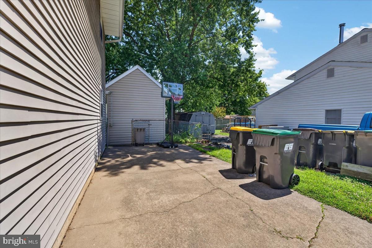 BREEZEWOOD - Residential