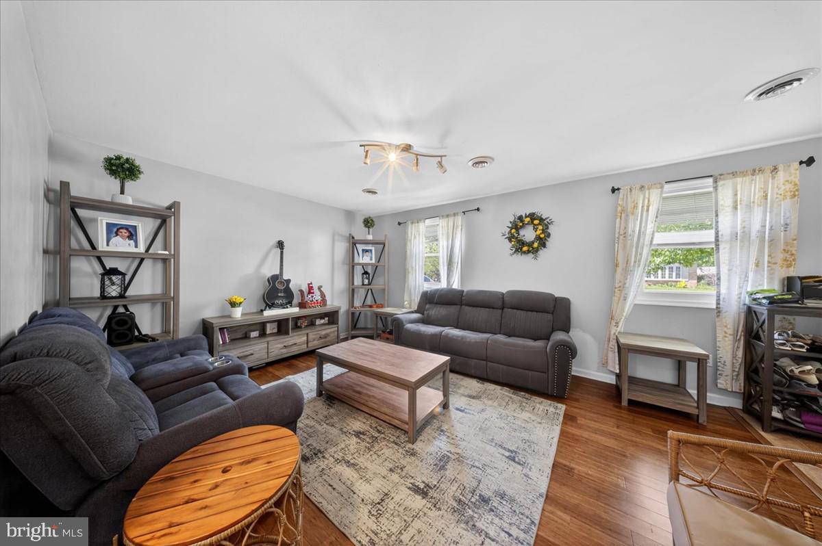 BREEZEWOOD - Residential