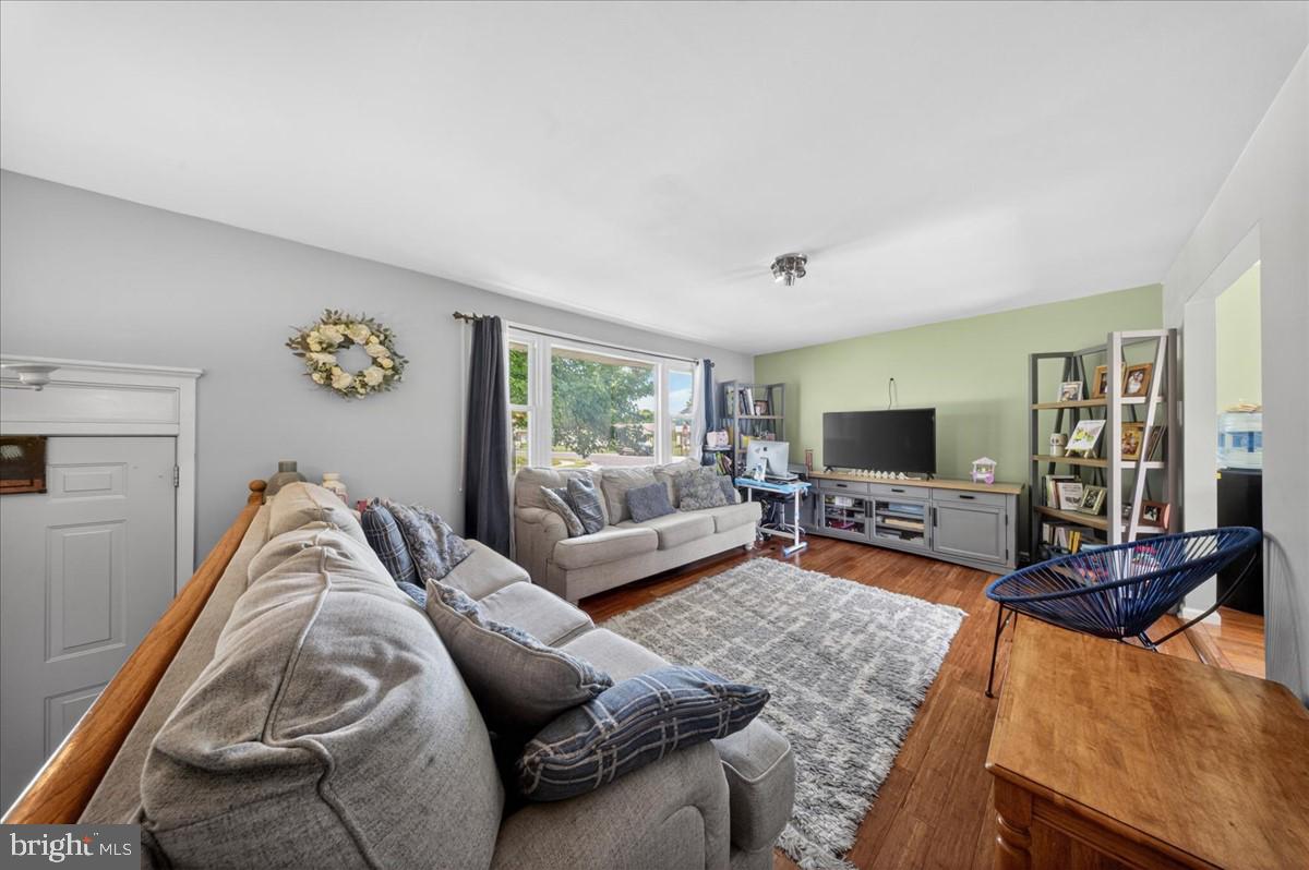 BREEZEWOOD - Residential