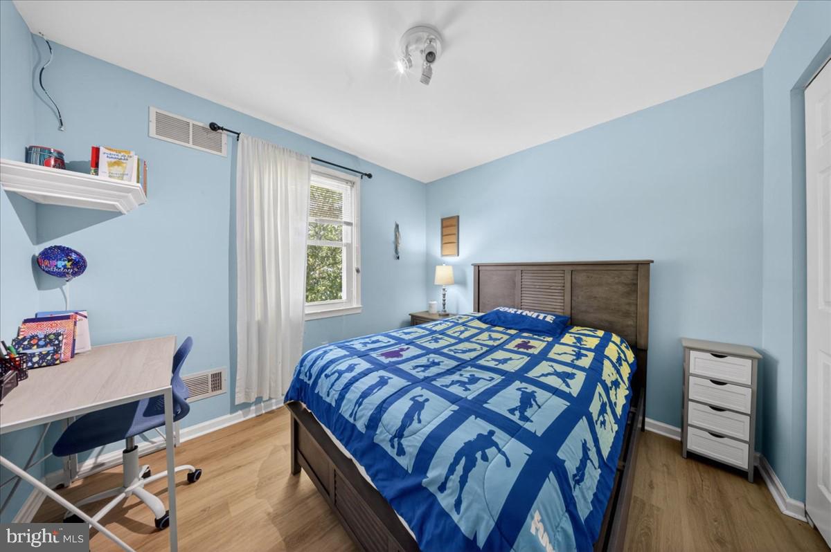 BREEZEWOOD - Residential
