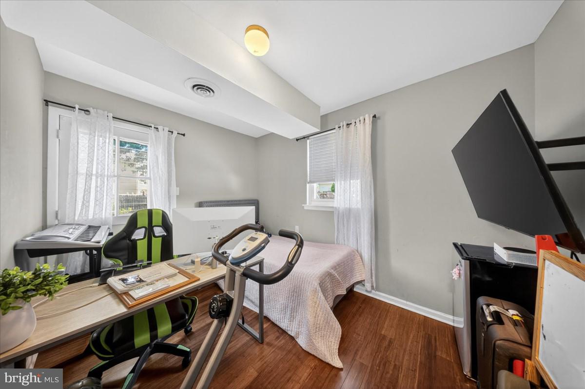 BREEZEWOOD - Residential