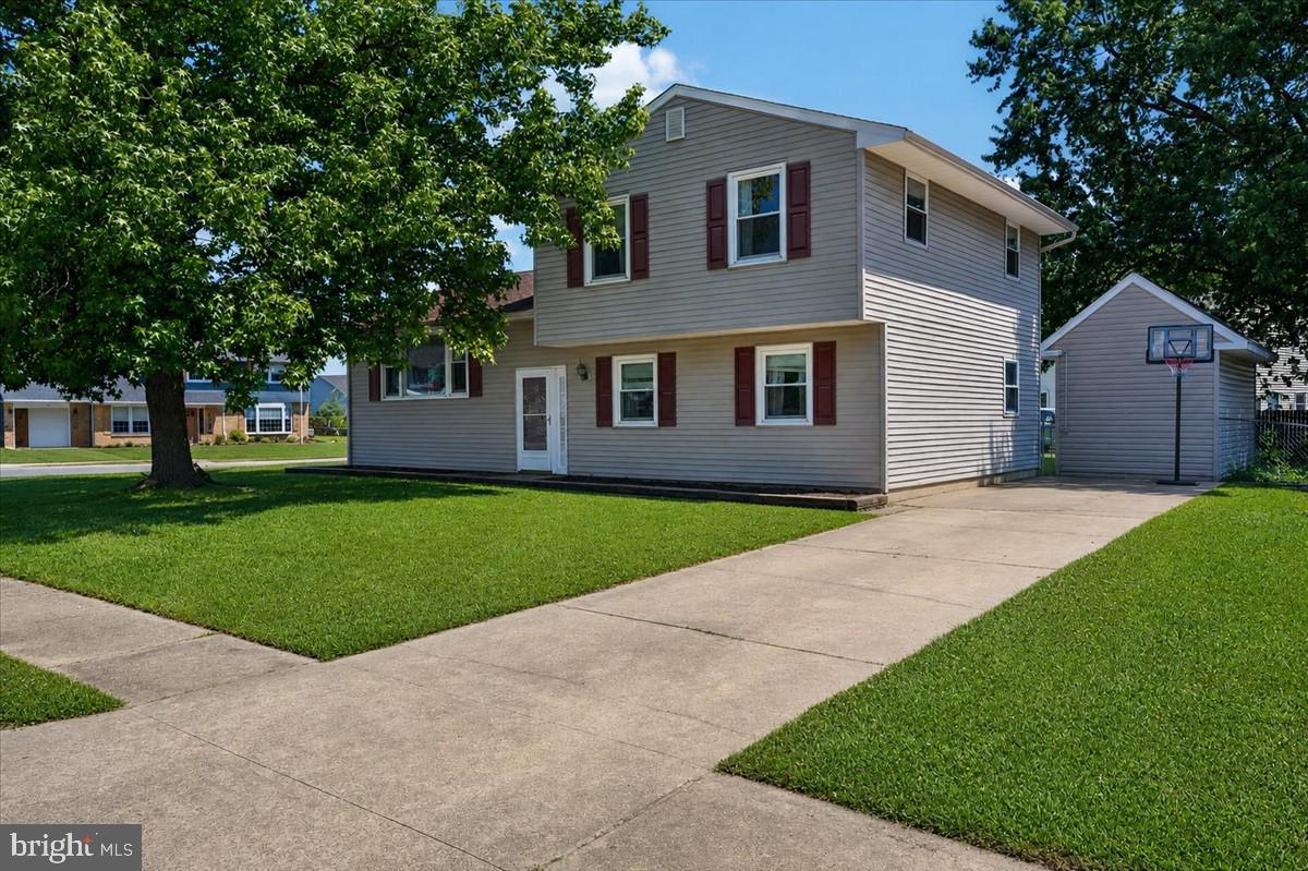 BREEZEWOOD - Residential