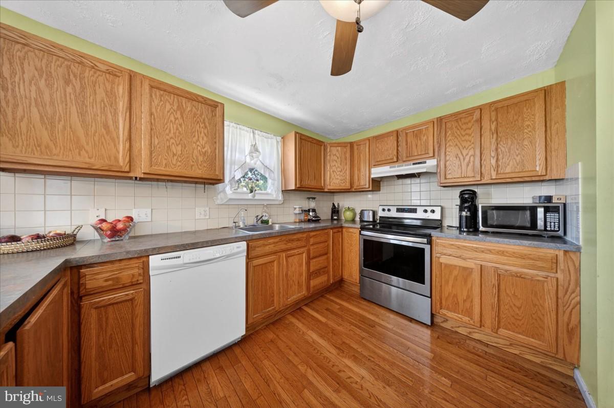 BREEZEWOOD - Residential