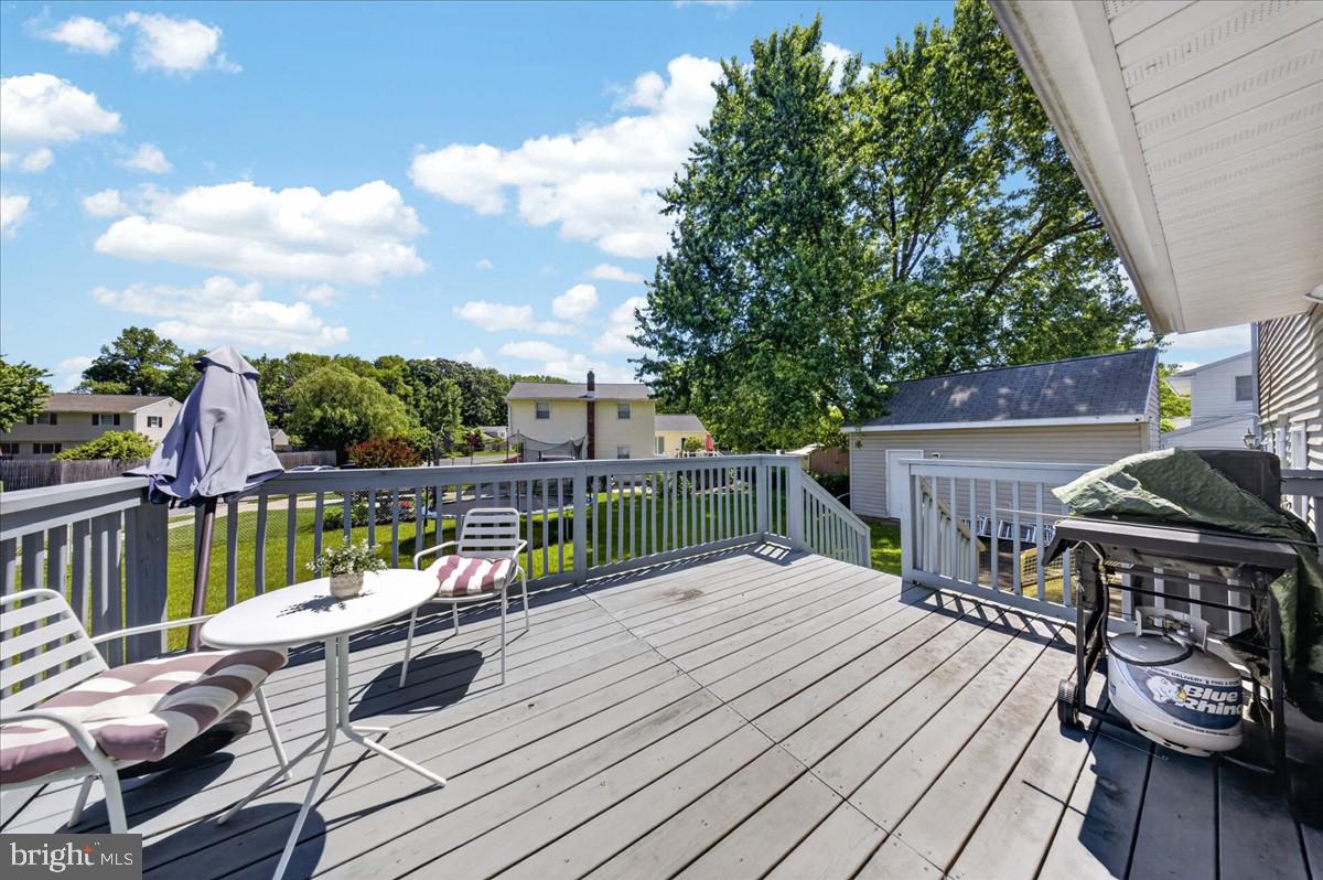 BREEZEWOOD - Residential