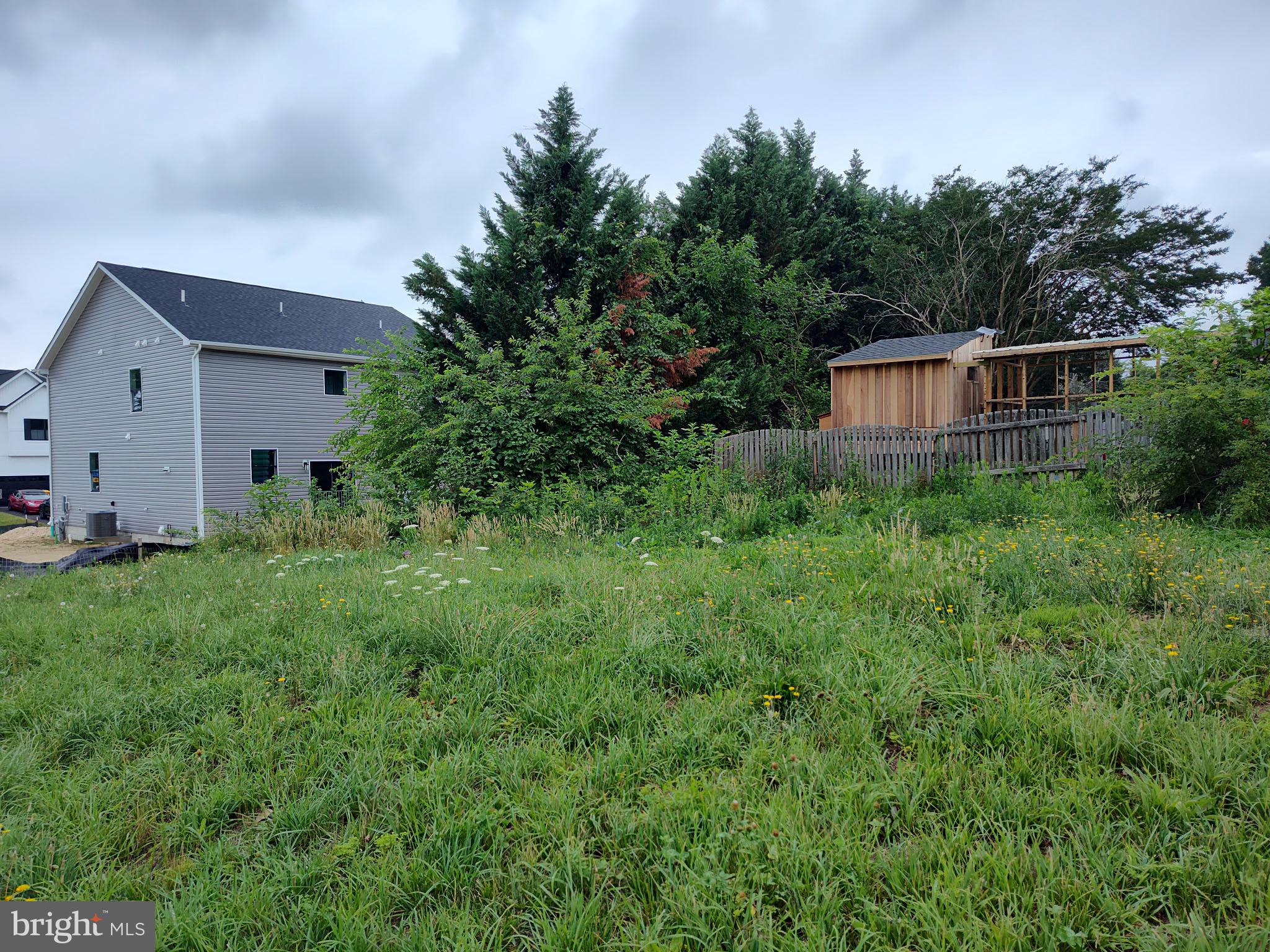 This land is situated in Edgewater, MD, within Anne Arundel County. It is conveniently close to Selby Bay Marina, South River Farms Park, and Edgewater Village Shopping Center. Additionally, the area provides quick access to Mayo Rd, connecting to local amenities and commuter routes.
