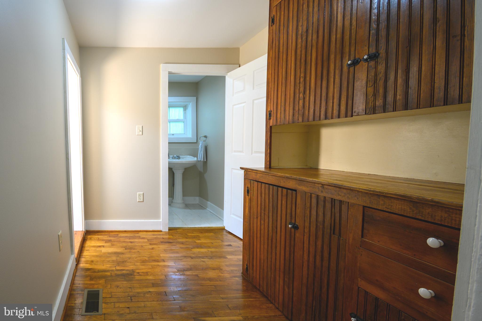 TOMS BROOK - Residential