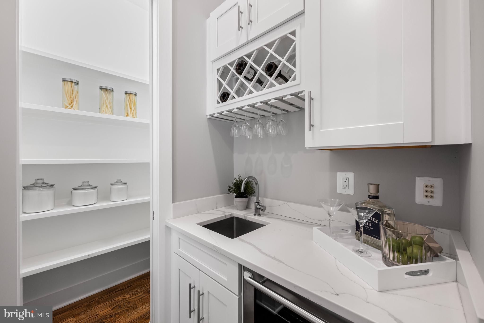 PINEVIEW - Residential