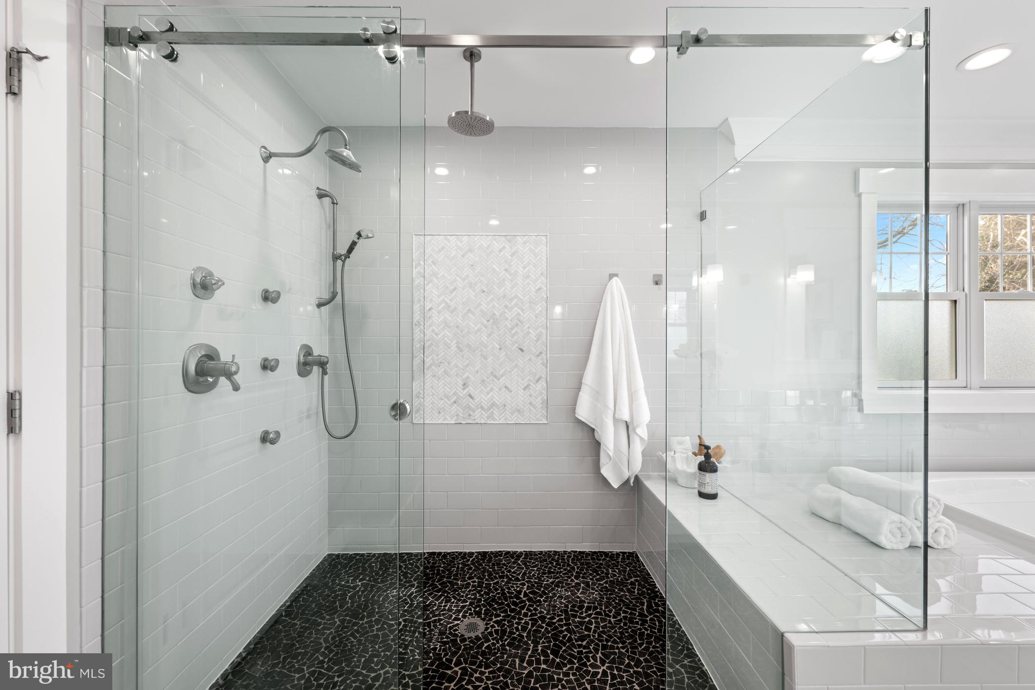 PINEVIEW - Residential
