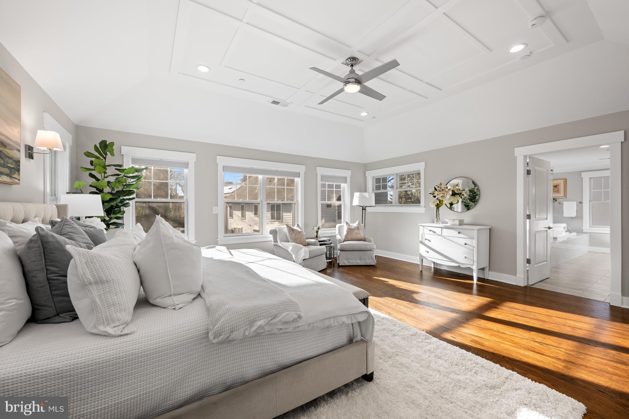PINEVIEW - Residential