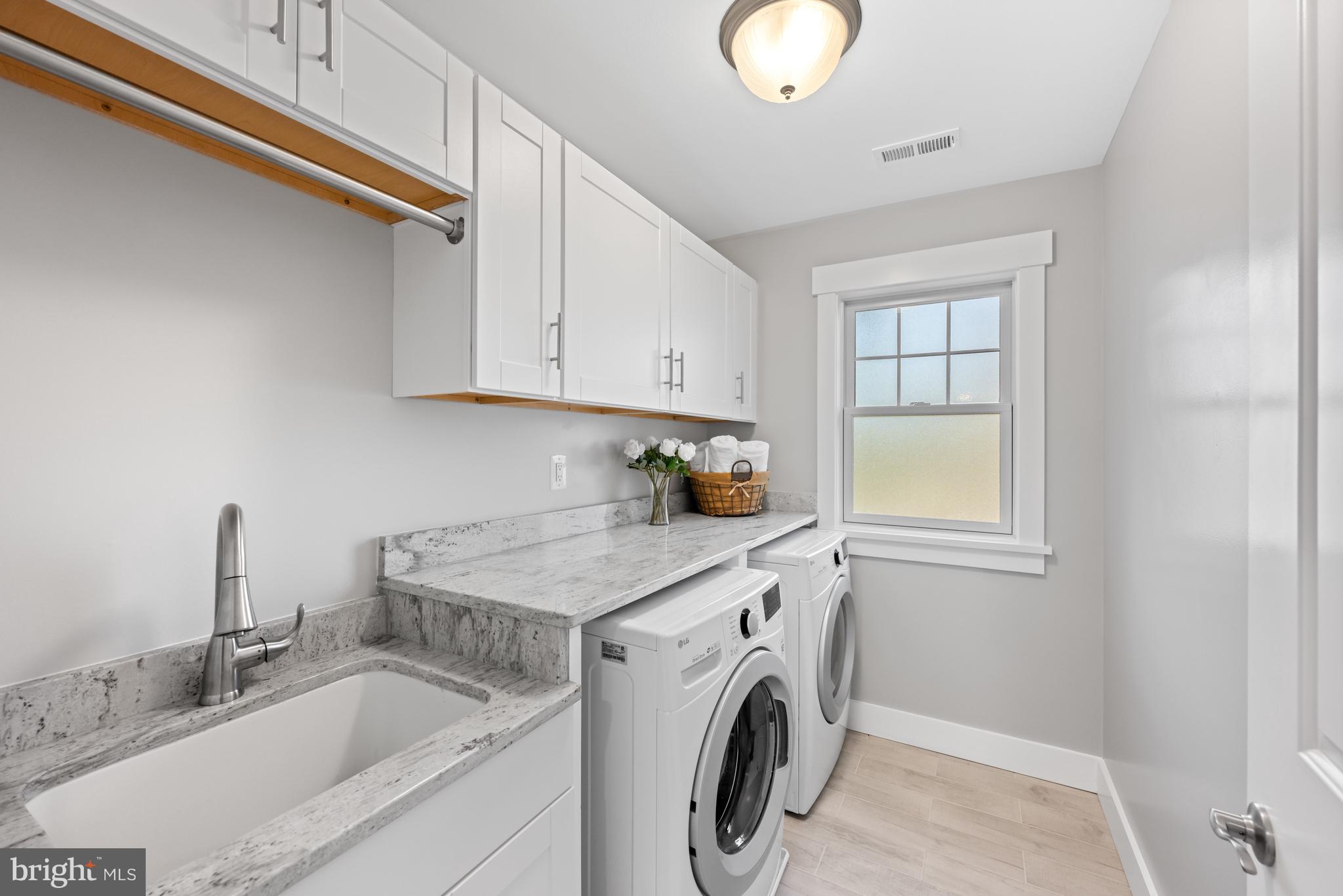 PINEVIEW - Residential