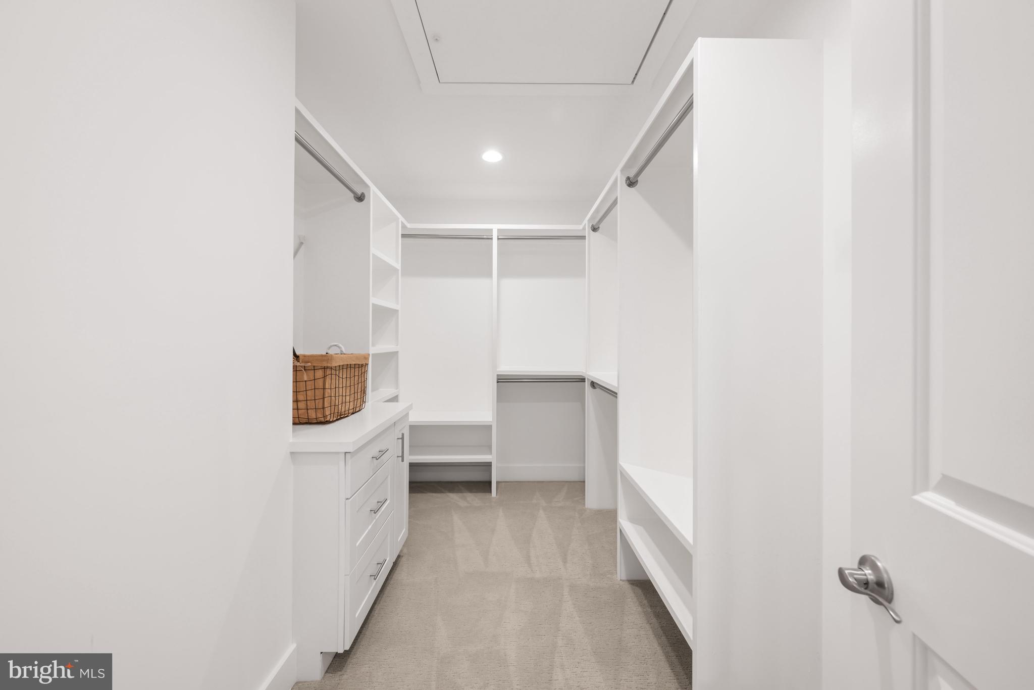 PINEVIEW - Residential