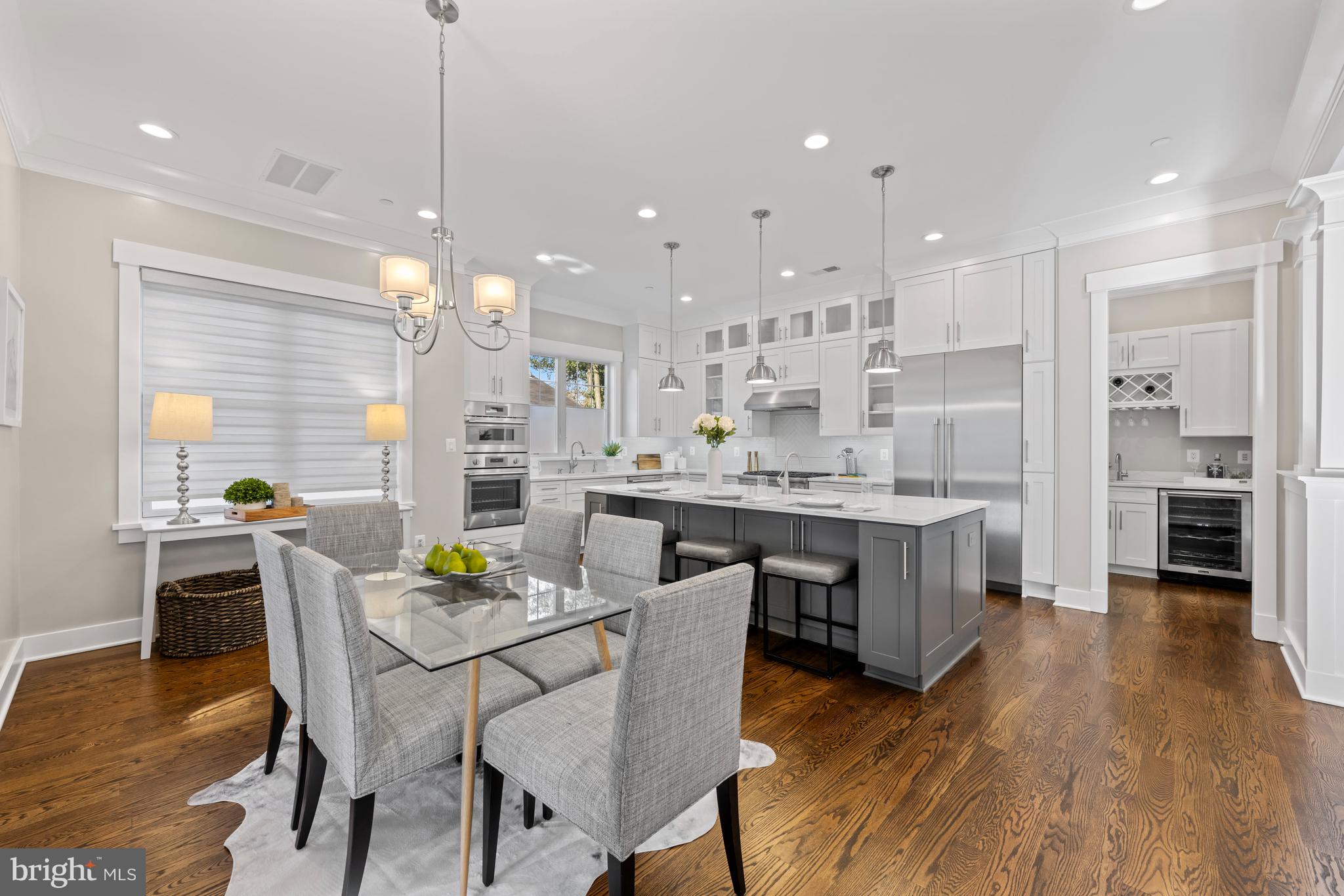 PINEVIEW - Residential