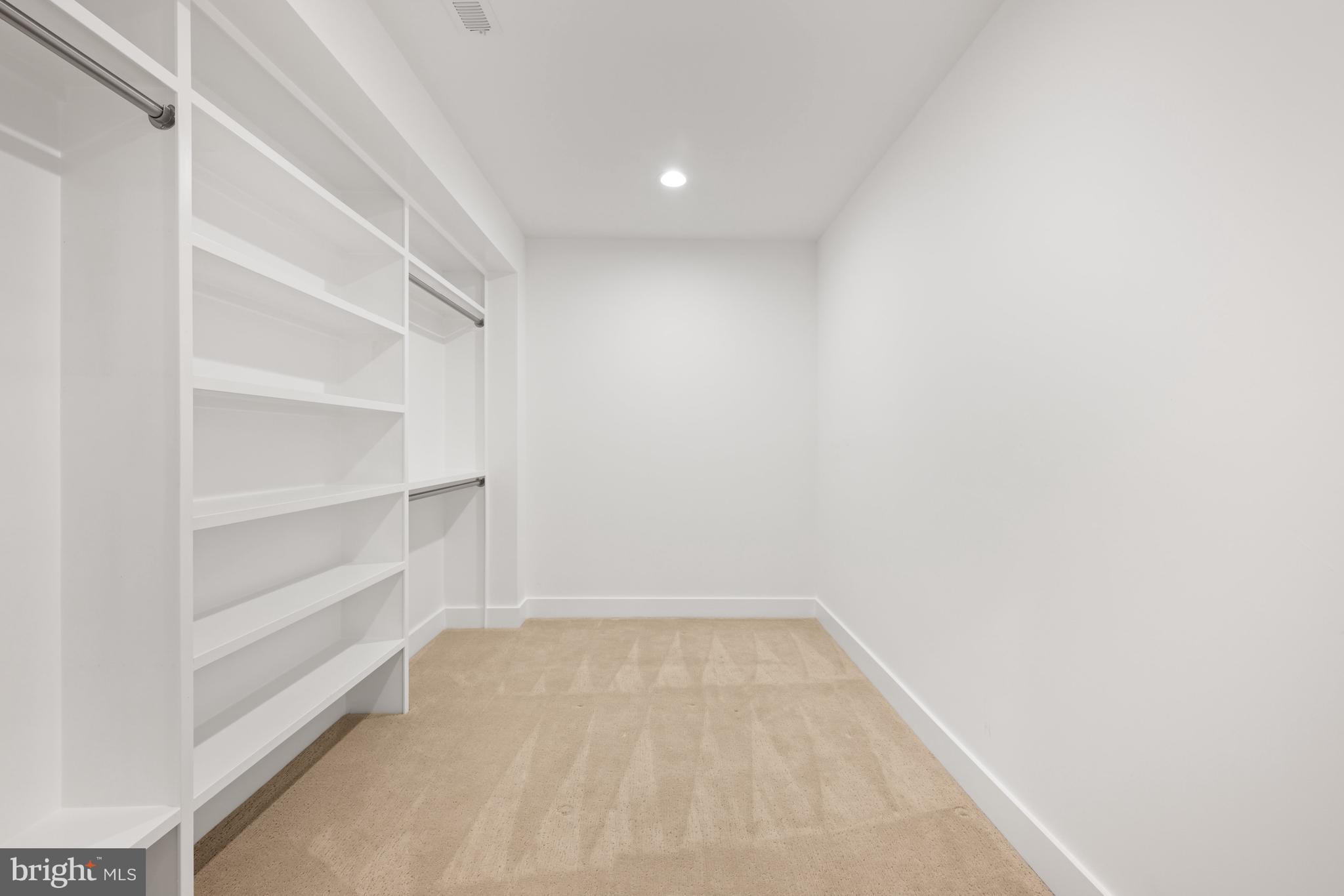PINEVIEW - Residential
