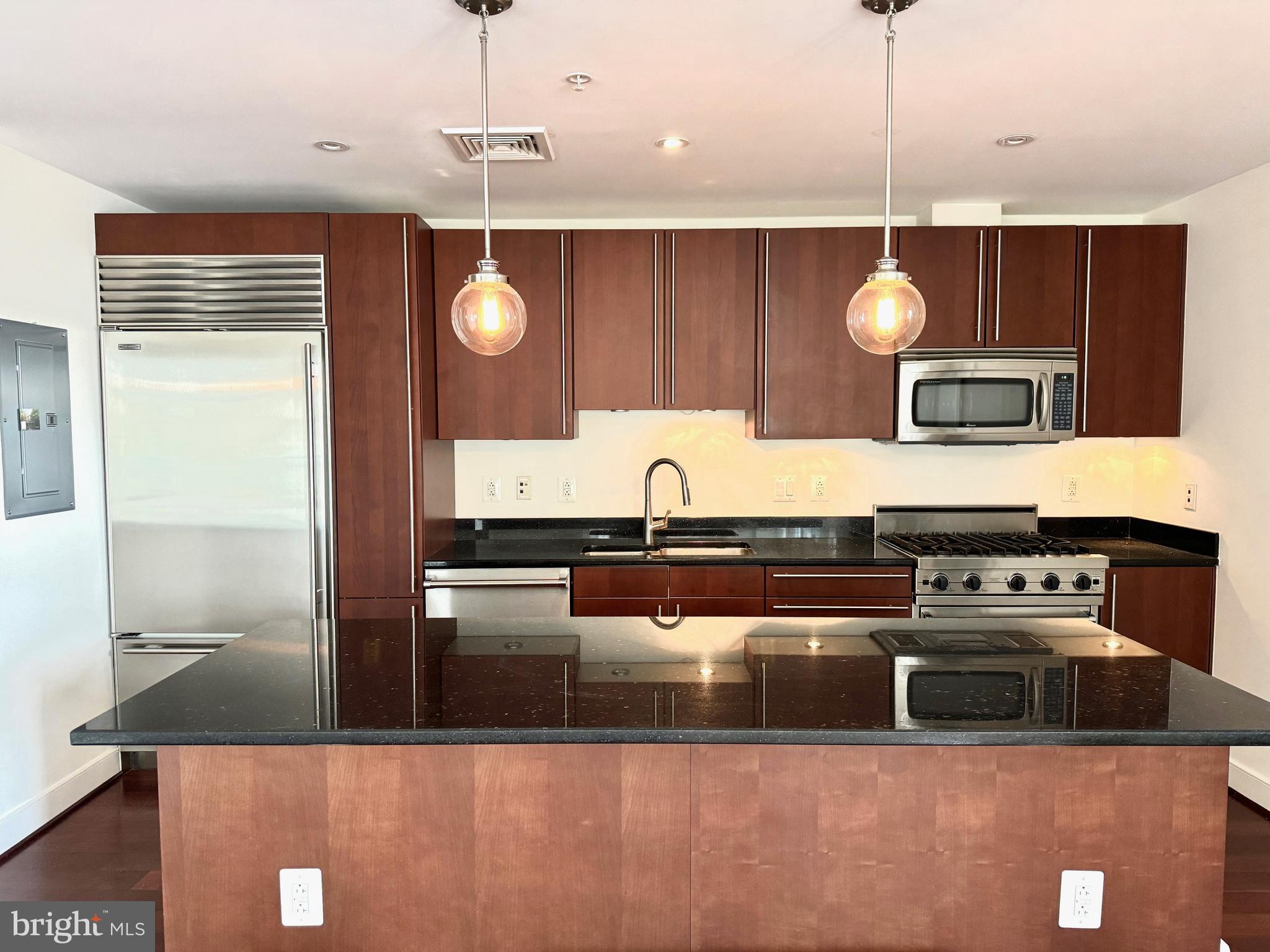 WEST END - Residential