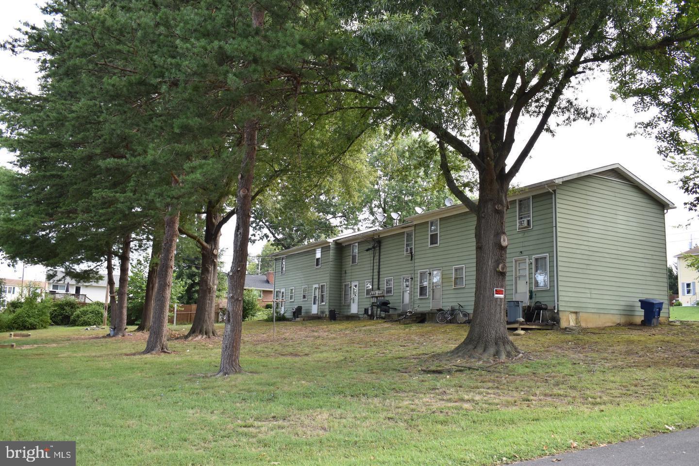 ROYAL VILLAGE - Commercial Sale