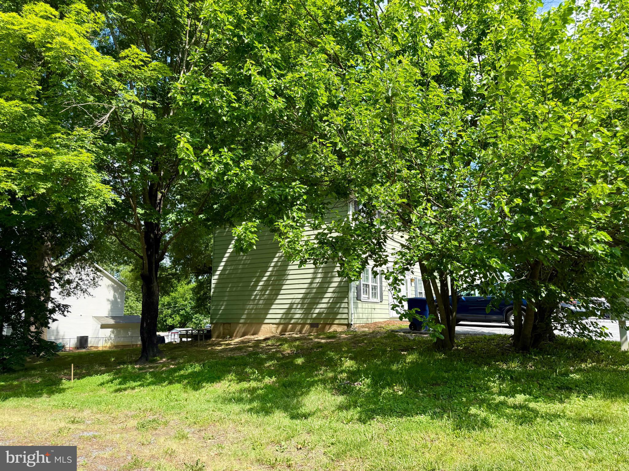 ROYAL VILLAGE - Commercial Sale